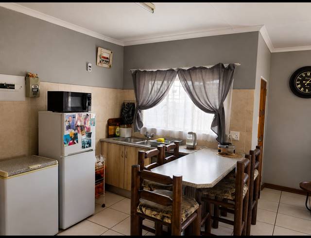 3 BEDROOM HOUSE FOR SALE IN RIVERSDALE
